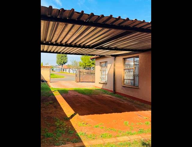 2 BEDROOM HOUSE FOR SALE IN DAWN PARK